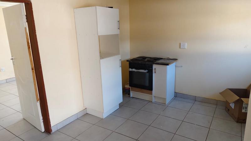 To Let 1 Bedroom Property for Rent in Miederpark North West